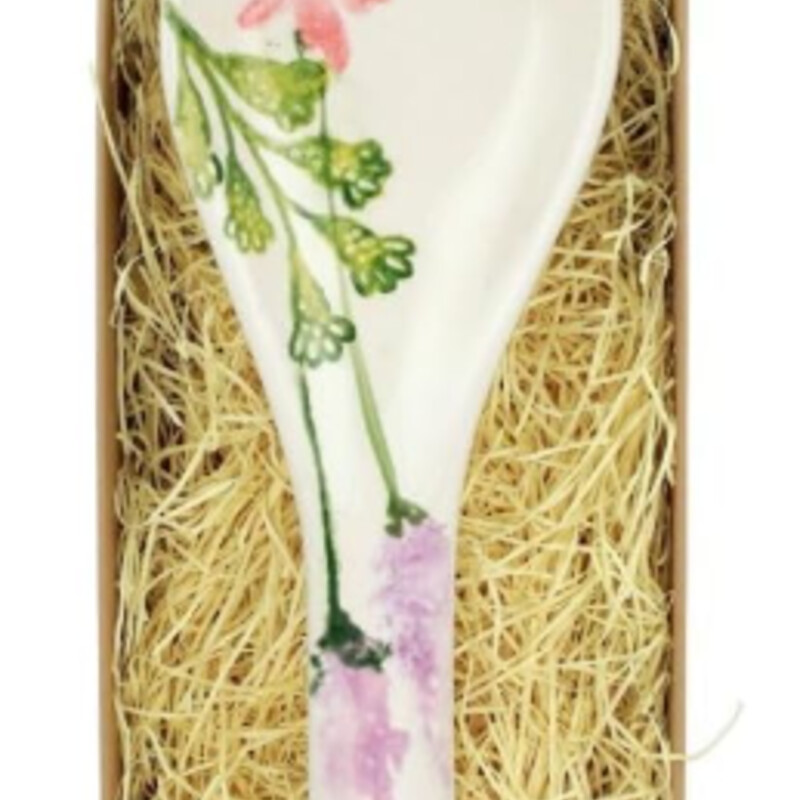 Vietri Fioro di Campo Spoon Rest<br />
Green Pink Purple<br />
Size: 4x11<br />
The Fiori di Campo Spoon Rest, 10.75”L x 4W, brings floral elegance to your table. Its delicate design and creamy tones create a cozy, inviting dining experience, perfect for serving salad, pasta, or soup while keeping your countertop tidy.<br />
NEW IN BOX Retail $32